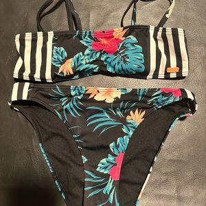 NWOT girls, Roxy, bikini 12 large